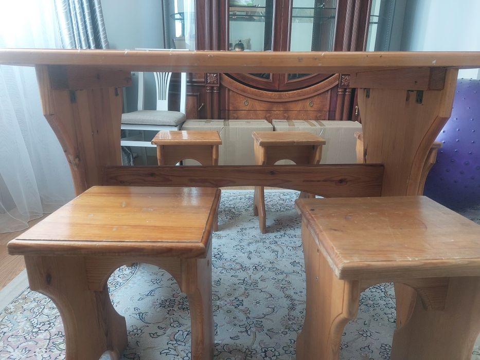 Стол деревянный и  4 стула