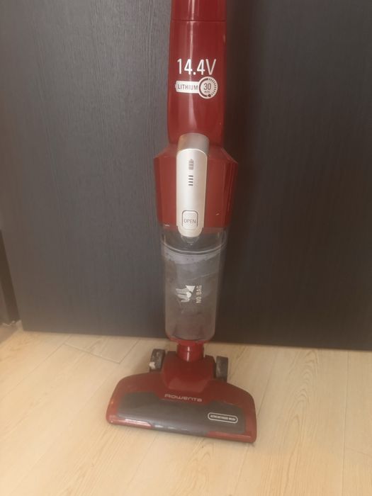 Aspirator vertical fara fir Rowenta Air Force