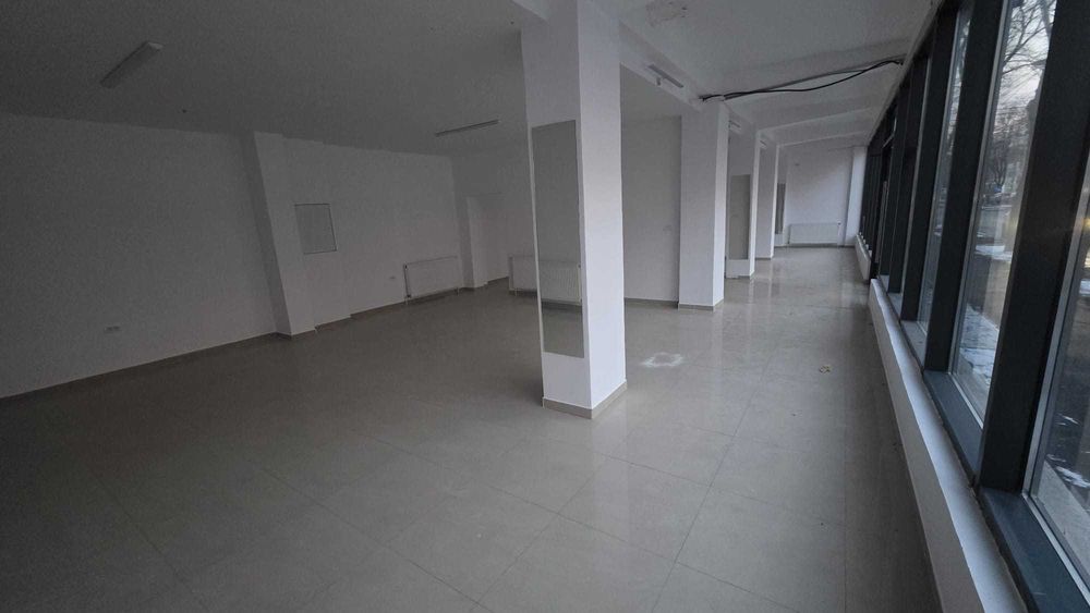 vand spatiu comercial