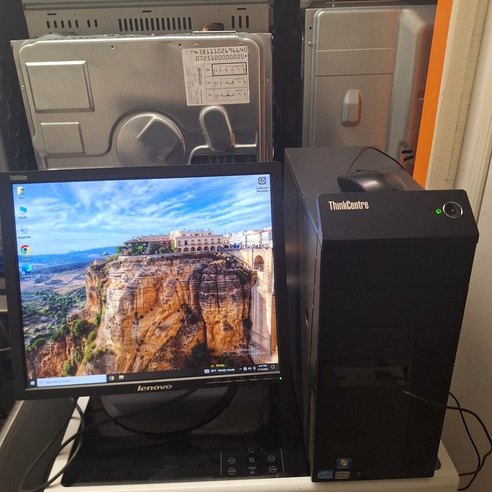 Компютър + монитор i5 - 120gb ssd - 500gb hard 8gb ram