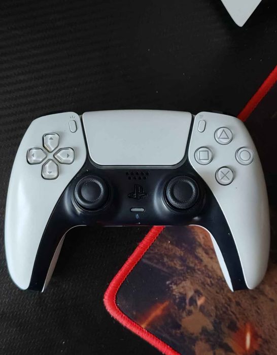 Vând ps5 în stare bună