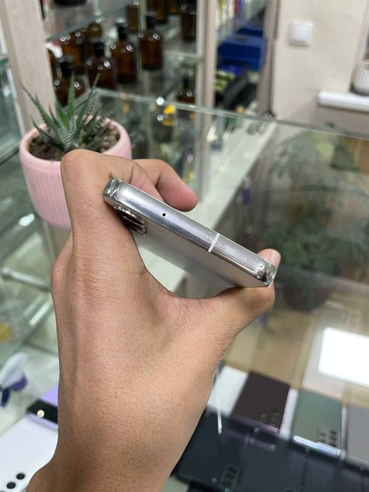 Samsung galaxy s23  5G 8/256gb holati ideal 9/10