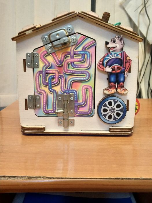 Развивающая игрушка домик для детей