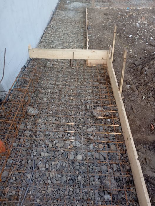 Trotuare, trepte, scări, platforme, terase