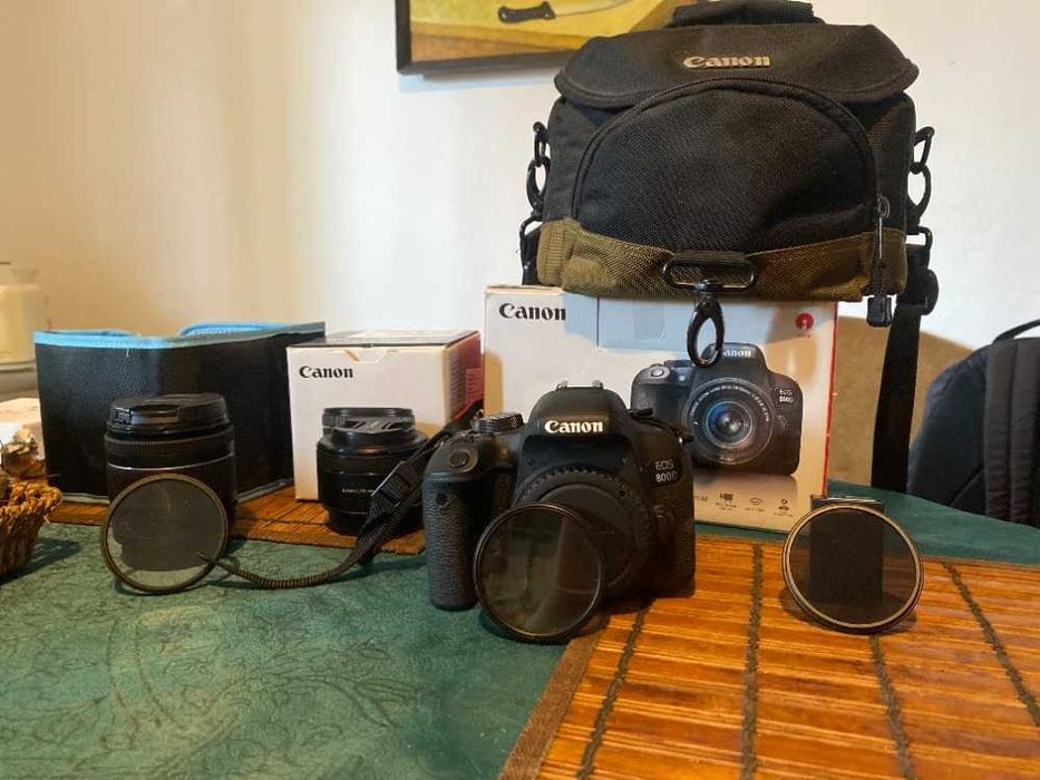 Canon 800d + 50мм обектив и аксесоари