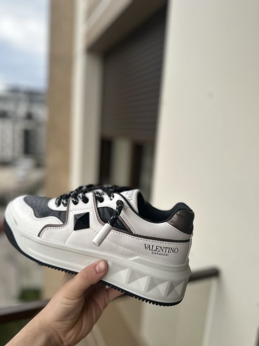 Valentino Garavani обувки