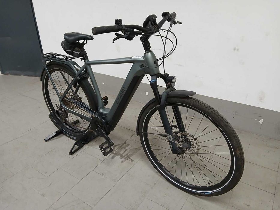 Vănd bicicletă electrică CUBE Kathmandu 625 Marime L 625wh aproape nou 810km