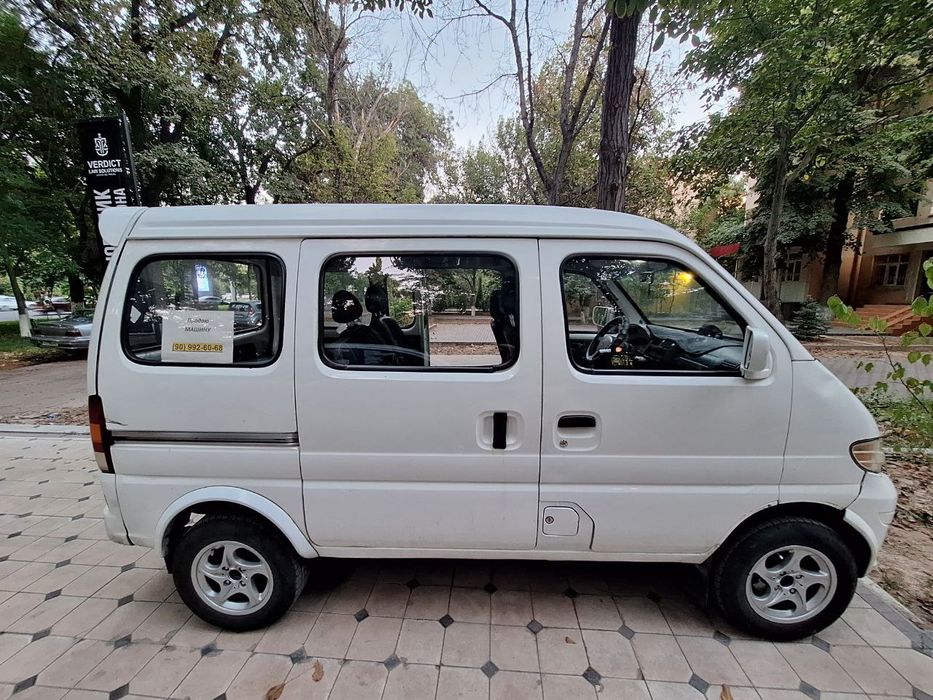 Продается машина Changan s6363 пассажирский фургон