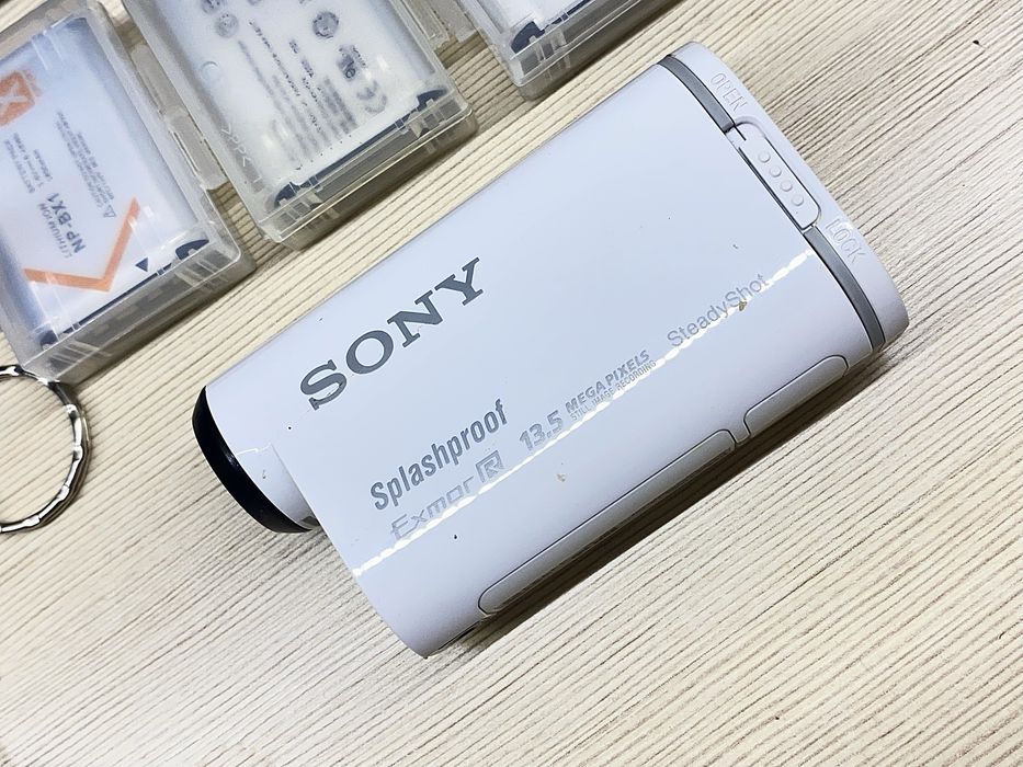 Экшн камера Sony HDR-AS100V