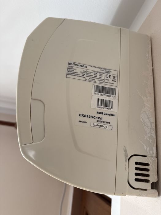 Aer condiționat Electrolux 12000 BTU – funcțional, demontat corect
