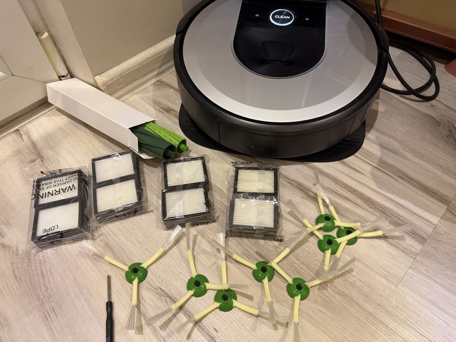 Прахосмукачка робот Roomba i7