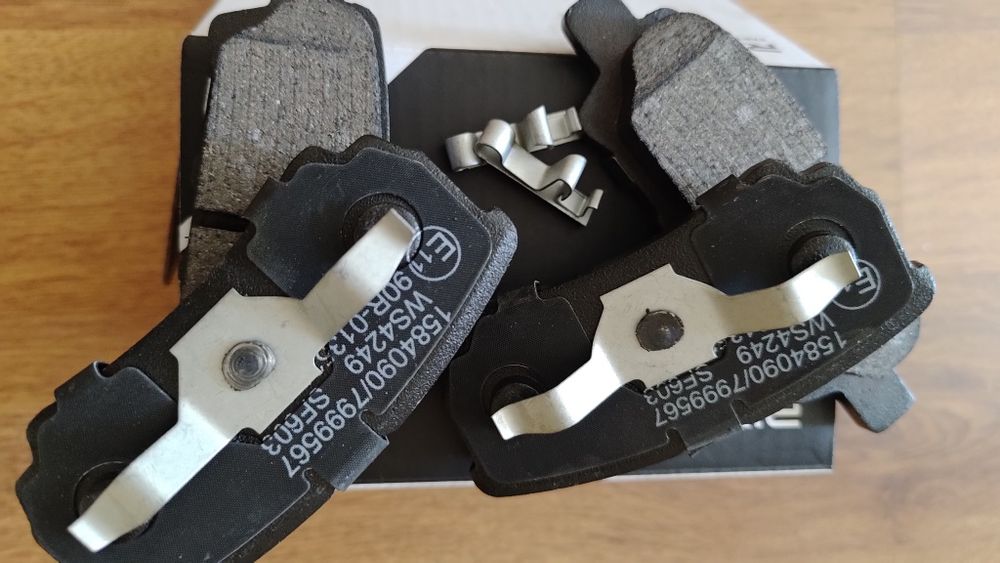 Накладки chrysler, dodge, mitsubishi,jeep  RIDEX 402B0106 Комплект спи