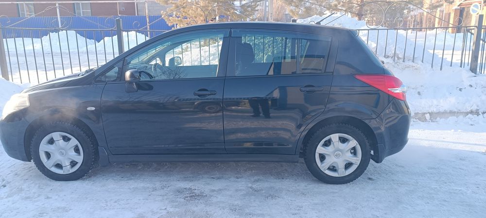 Ниссан Тиида 2010