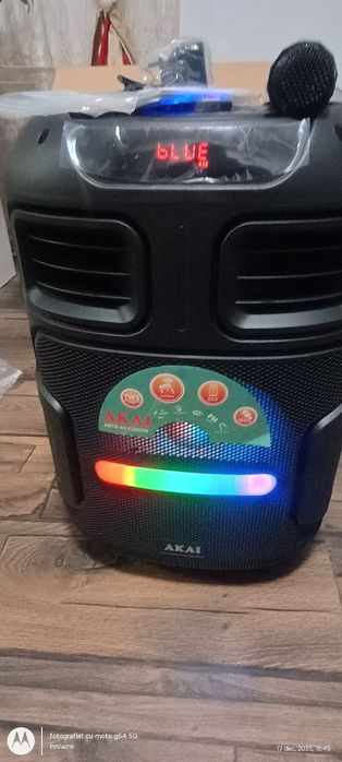 Vând boxa portabilă akay