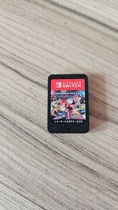 Nintendo switch +Mario cart 8