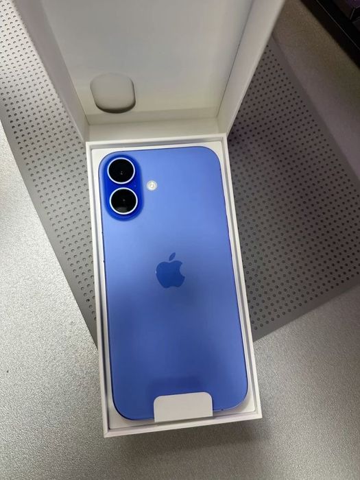 Айфон 16 Ultramarin цвет