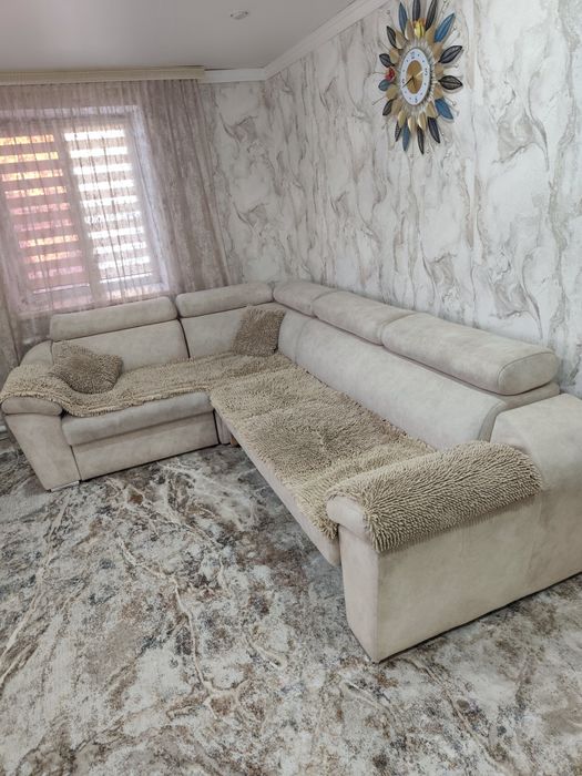 Угловой  большой диван