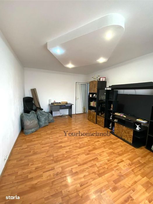 Apartament 3 camere semidecomandat, Craiovița Nouă, 3/10