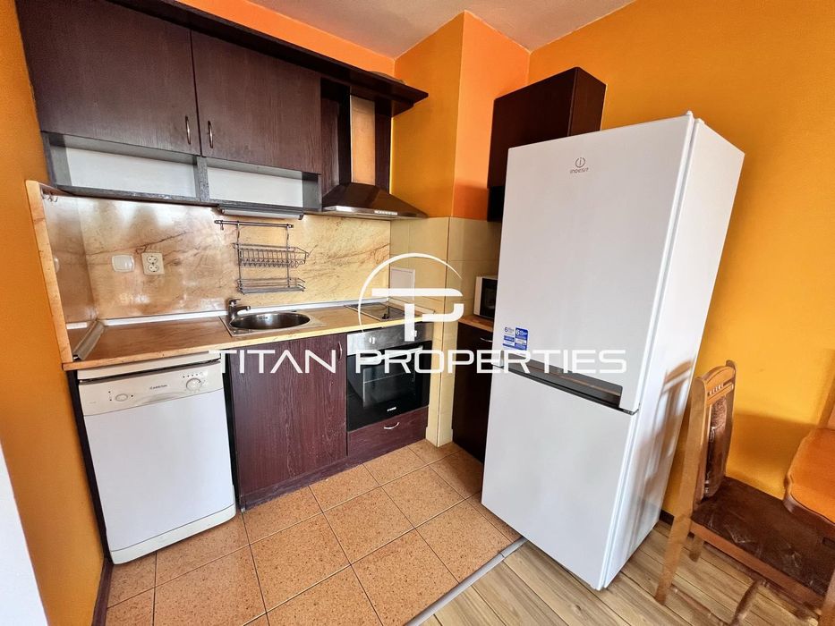 Дава се под наем Двустаен апартамент в Бургас, Център - 78 кв.м за 408 € - Снимка #2