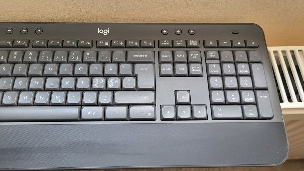 Logitech tastatura K545 ADVANCED Wireless Keyboard fuctuionala  50 lei