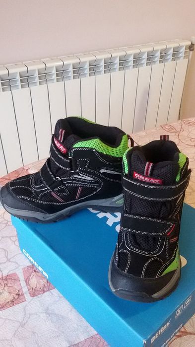 Детски зимни спортни обувки