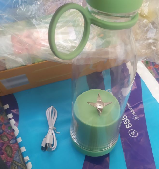 Mini blendr. Mini Juice