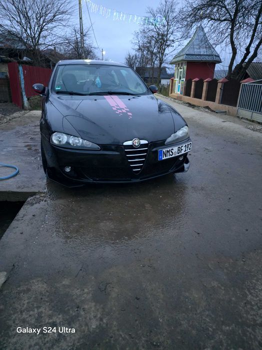 Vând Alfa Romeo 147