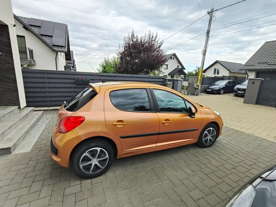 Vând Peugeot 207  an 2008   80.700 km