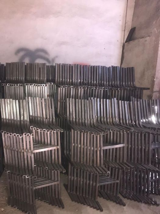 Парта школьная с 2-я стульями за комплект