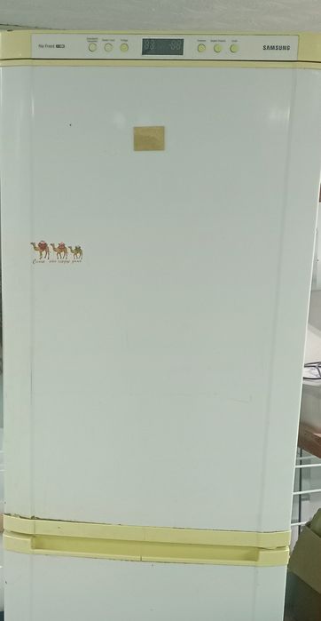Холодильник Samsung