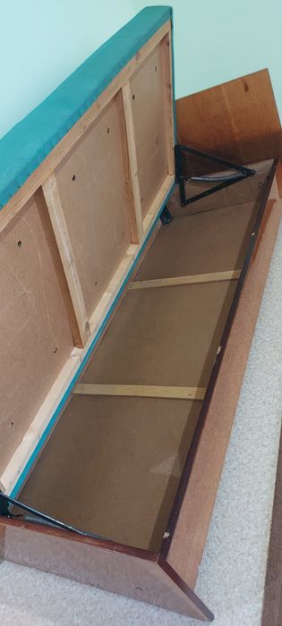 Продам тахту крепкую