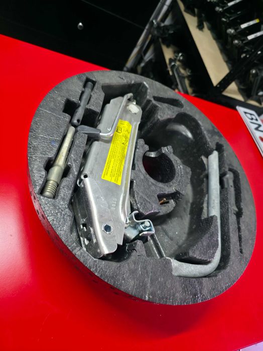 KIT Cric AUTO Complet 17'' OEM AUDI A3 A4 VW SKODA Pentru Roata R17