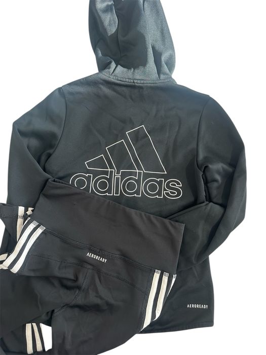 Екип клин и горно на Adidas