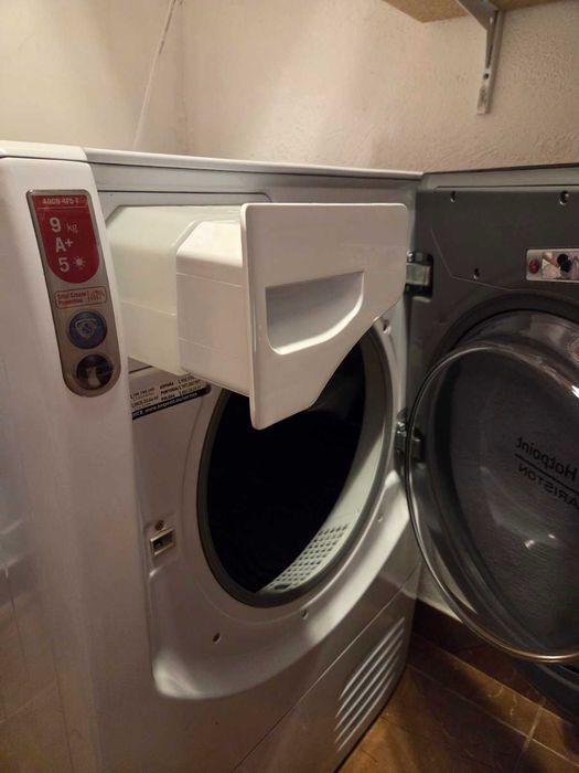 Сушилня Аристон, 9 кг (Hotpoint Ariston) с термопомпа