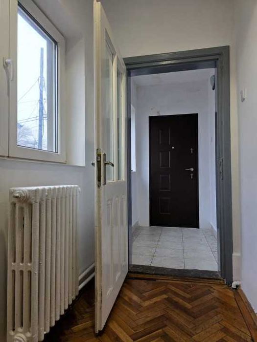 Casa curte | Inchiriere pentru Spatiu Comercial | Metrou Crangasi