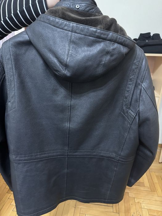 Продам кожанную куртку. Оригинал. Не китай.
