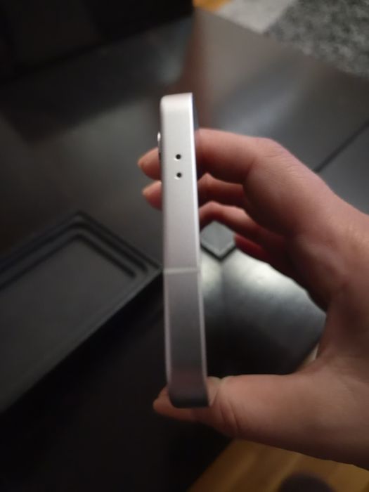 ПРОДАВАМ Samsung S 24