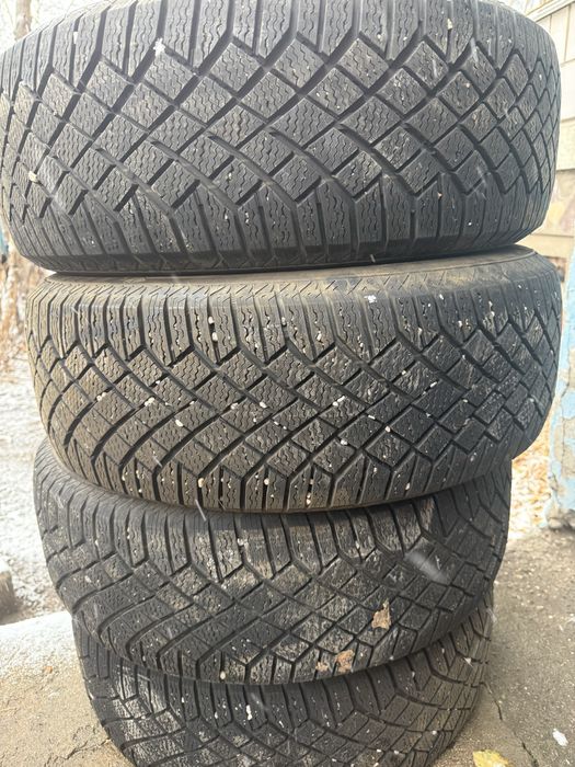 Продам Шины 235/60/18