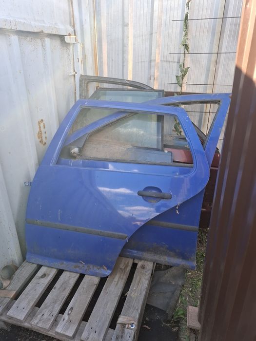 Дверь Фольксваген Гольф 4
