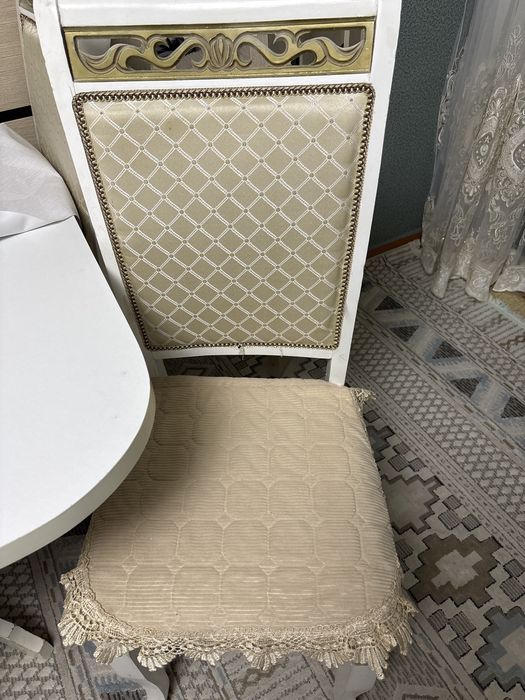 Продам стол и стулья