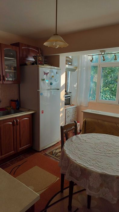 Апартамент 2 спални,хол и кухня очаква своите новодомци.