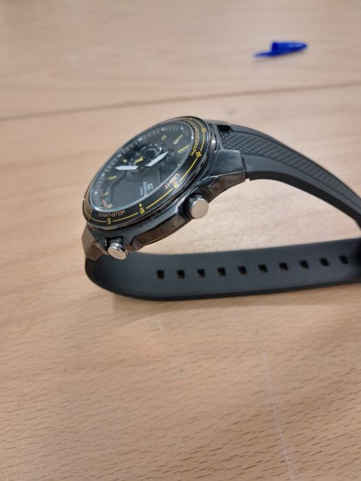 Часовник Casio EFA-131