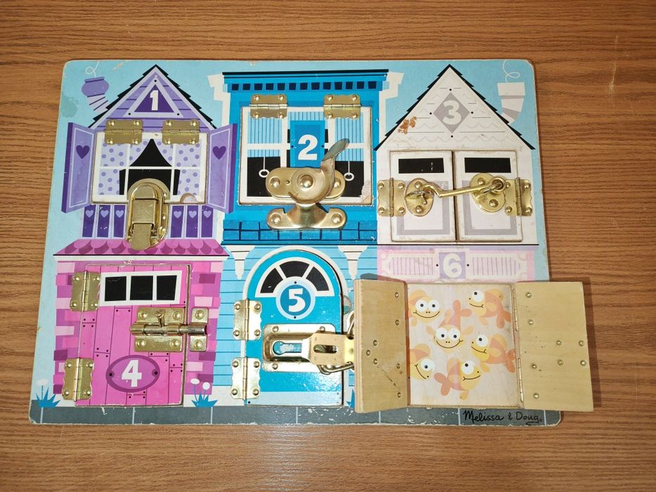 Развивающая игрушка для малышей