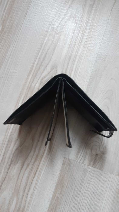 Vand portofel/portmoneu barbatesc negru