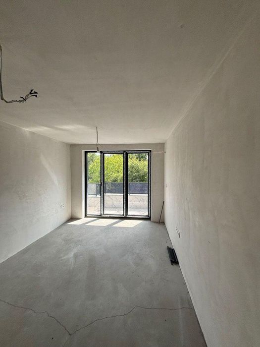 Тристаен за продажба в кв. Триъгълника