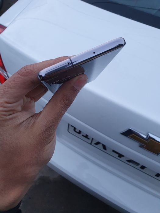 Samsung Galaxy S10 PLUS DUOS. OzU 8/128 GB. Garantya bor. Halol