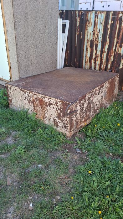 Продам бадья и дверь