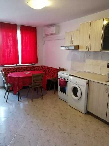 Дава се под наем Двустаен апартамент в Бургас, Лазур - 80 кв.м за 127.5 € - Снимка #1