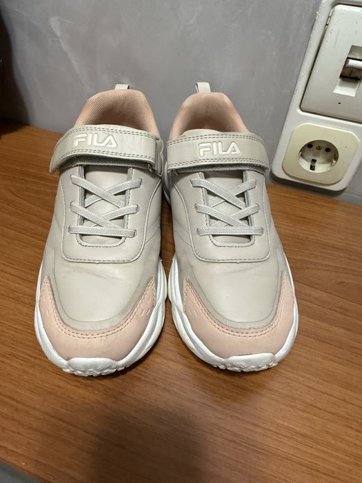 Fila маратонки 36 номер