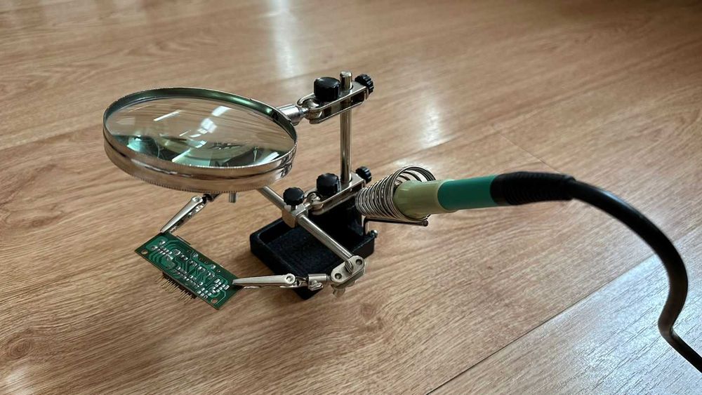 Лупа. Третья рука. Держатель